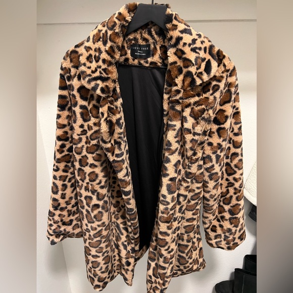SOLD Oversized women’s leopard print coat/jacket. - Picture 1 of 4